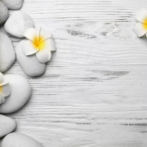 Fotobehang - Witte Planken met stenen en Bloemen, Spa, in 11 maten, inclusief behanglijm